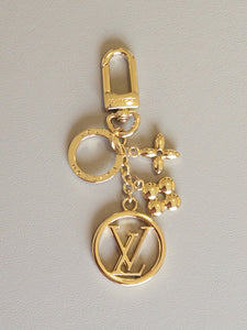 VUIT BAG CHARM