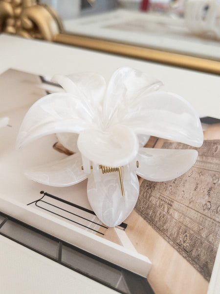 HAWAIIAN FLOWER HAIR CLAW CLIP - WHITE