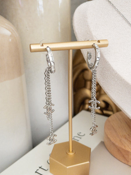 CLASSY DROP EARRINGS
