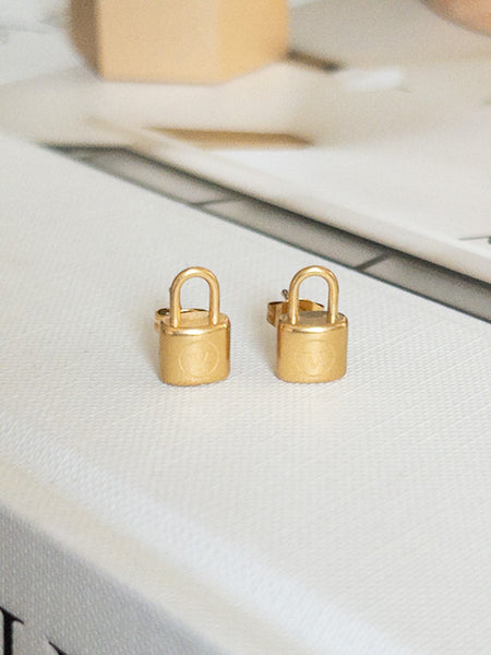 LOCK STUD EARRINGS
