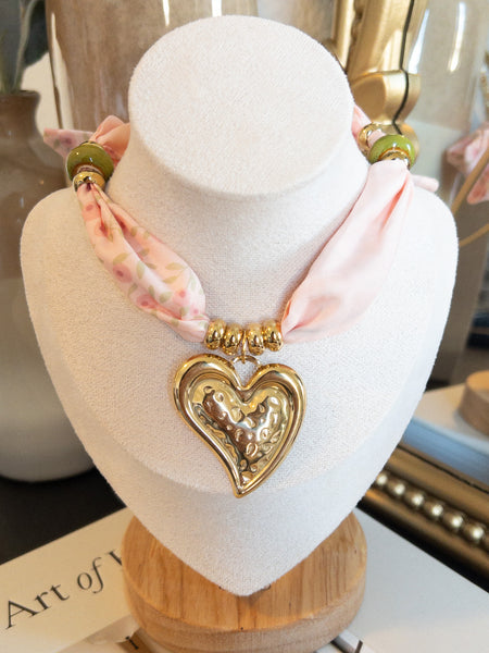 HEART SCARF NECKLACE - PINK