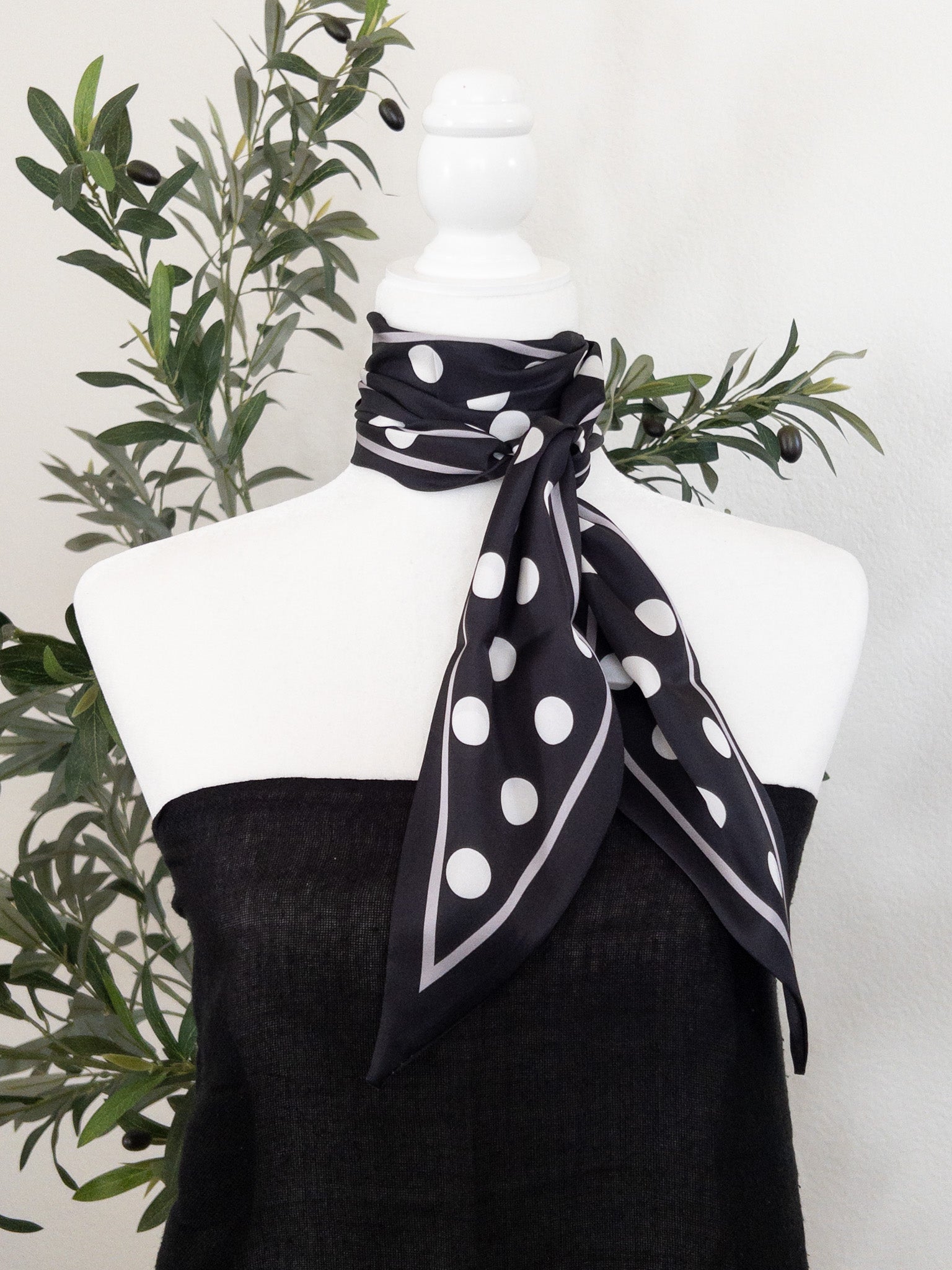 POLKA DOT SCARF
