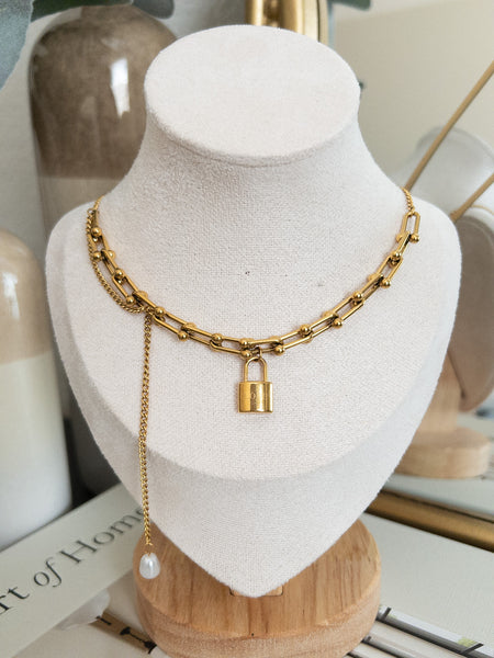 LOVE CHAIN LINK NECKLACE