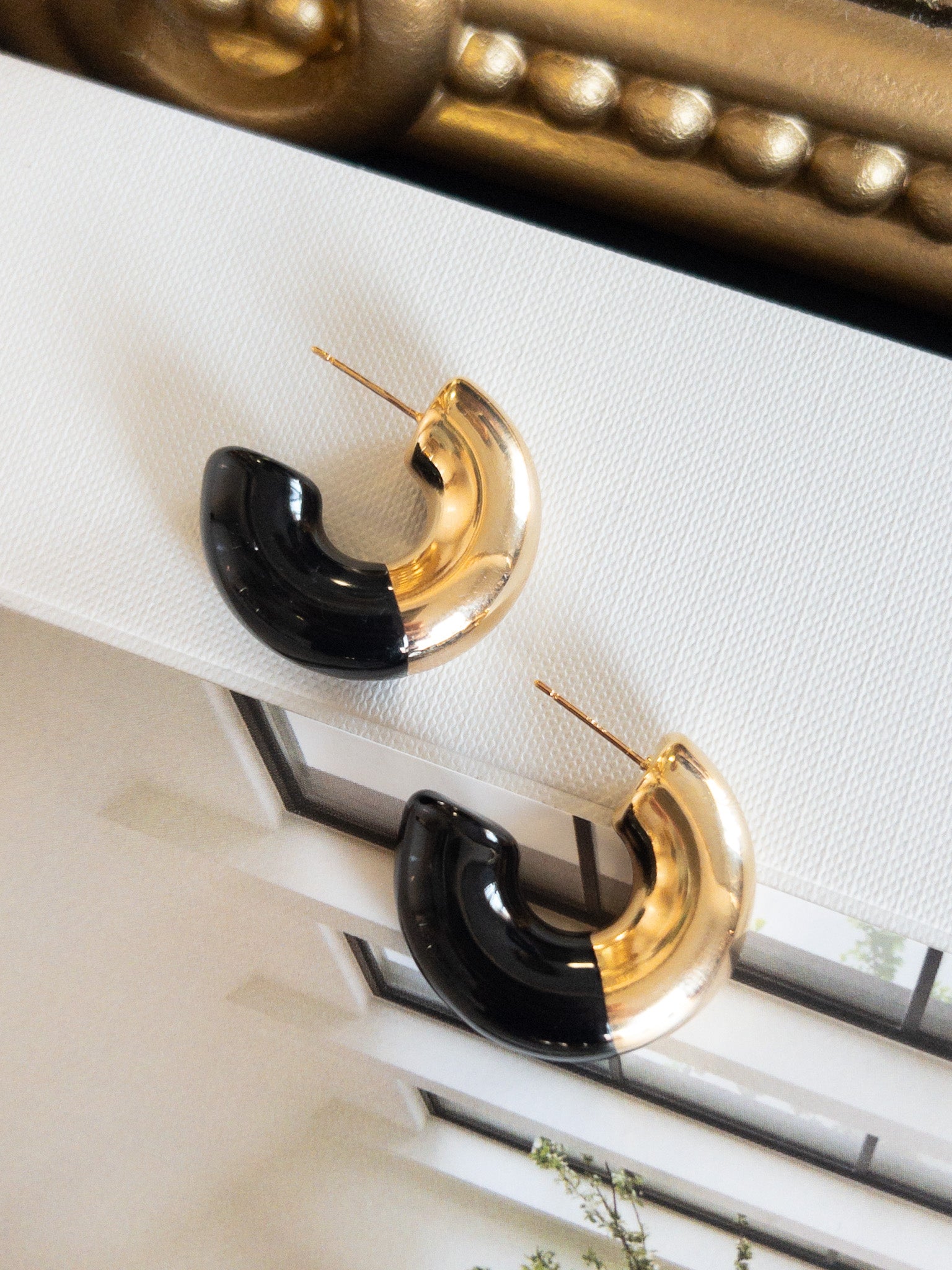 COQUETA HOOP EARRINGS