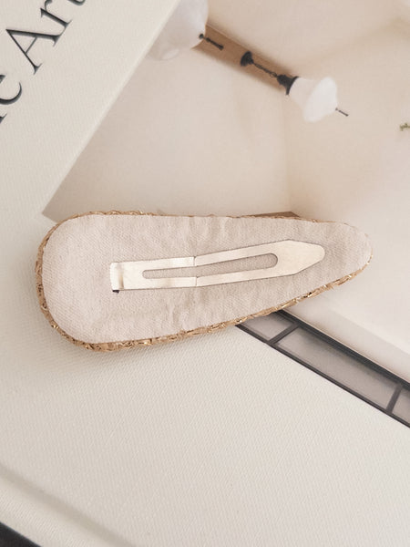 LUV HAIR CLIPS (Set of 2)