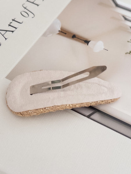 LUV HAIR CLIPS (Set of 2)