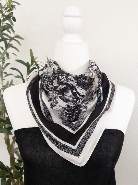 ICONIC SCARF - BLACK