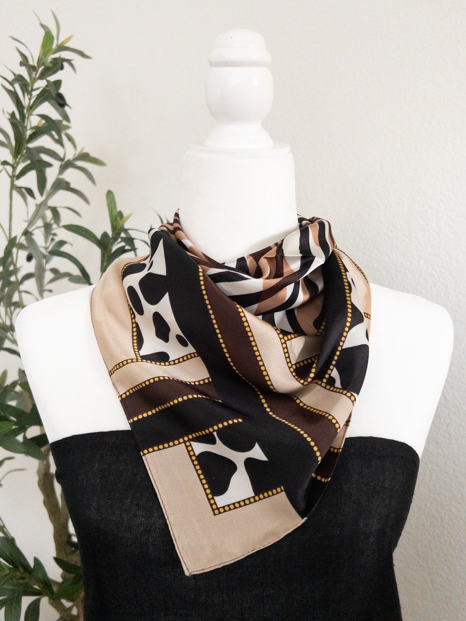 MAKE A STATEMENT SCARF