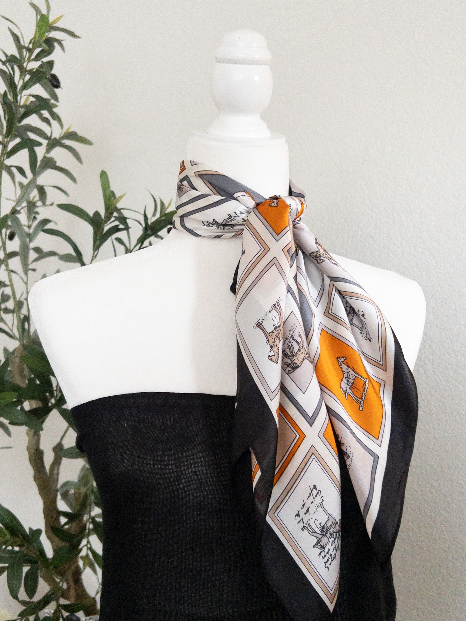 HH GIRL SCARF