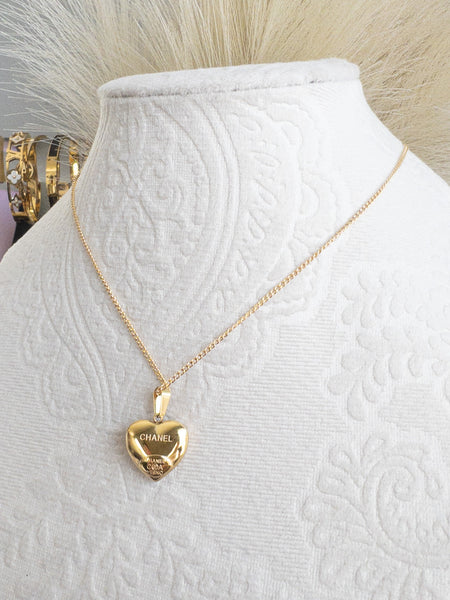 VOGUE NECKLACE