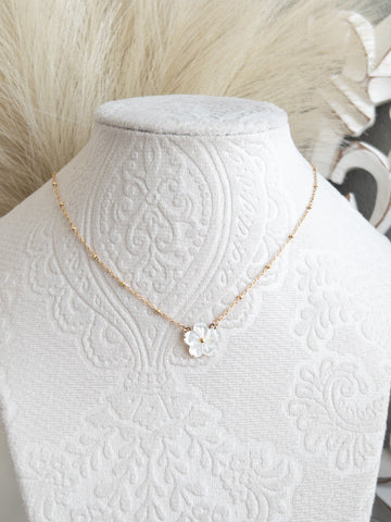 FLOWER NECKLACE