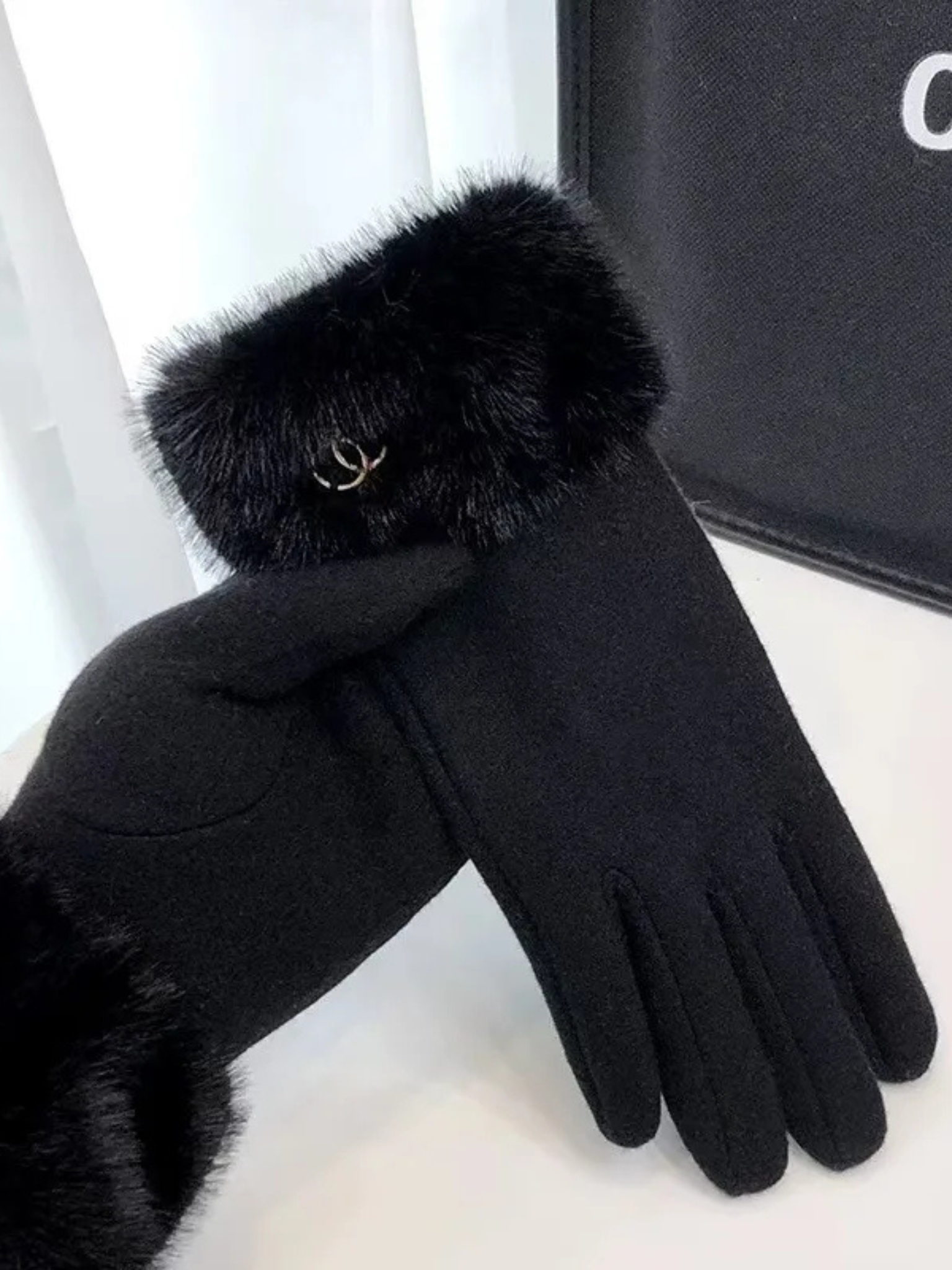 PARIS WINTER GLOVES - BLACK