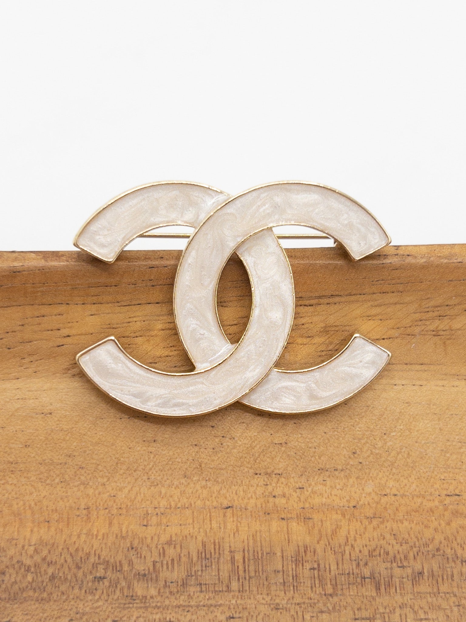 FASHIONISTA BROOCH