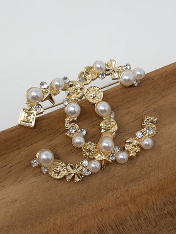 NOI BROOCH